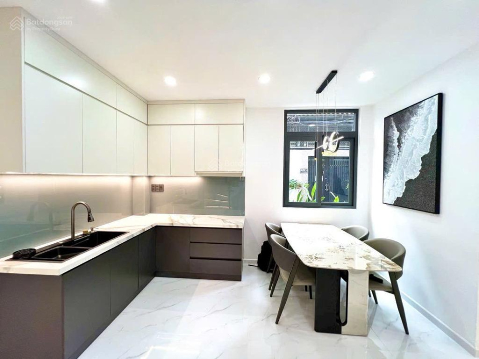 Bán biệt thự Làng Việt Kiều Giáp Quận 8 – 4 tầng, 200m2 ngang 10m – đ – nhỉnh 12 tỷ. Lh: 0909797545