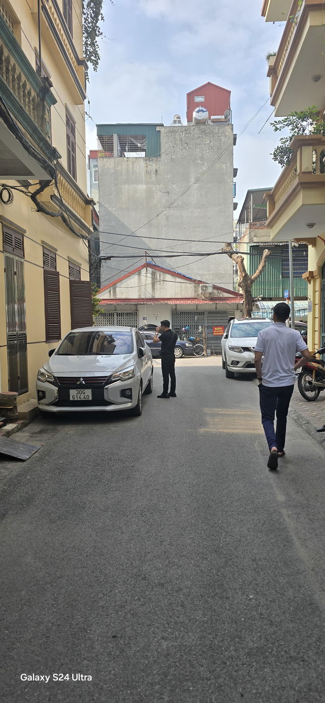 NHÀ PHỐ PHẠM TUẤN TÀI – PHÂN LÔ Ô TÔ QUA NHÀ – VỈA HÈ –  S=35M2 – MẶT TIỀN =3.4M – 5 TẦNG – LH : MR HOÀNG PHÚ – PHONE : 0385683333
