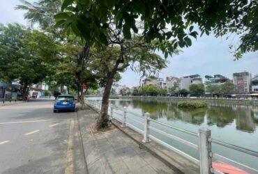 Bán nhà ngõ 135 phố Bồ Đề 60m, thang máy, ô tô vào nhà.
