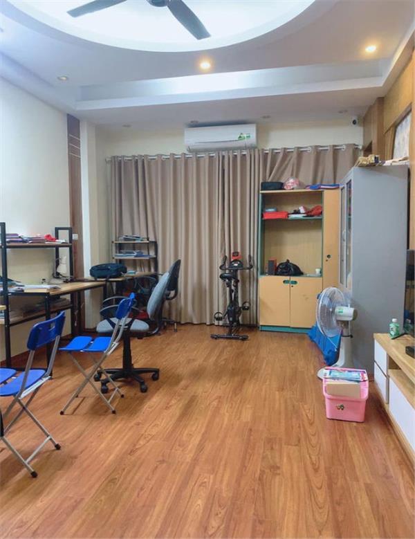 BÁN NHÀ PHỐ ĐỖ QUANG, CẦU GIẤY, Ô TÔ TRÁNH 40M2 4 TẦNG 18 TỶ.