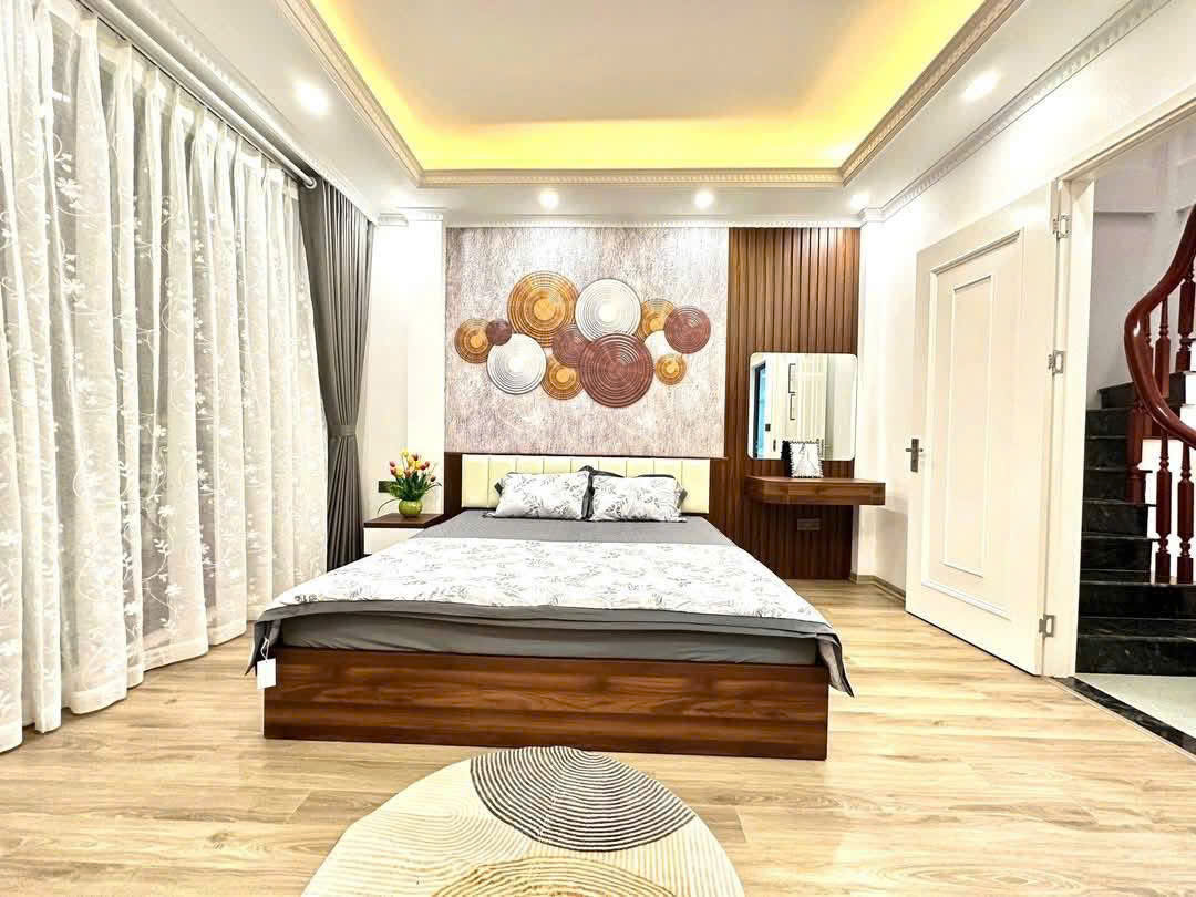 YÊN HOÀ –  CẦU GIẤY – NHÀ ĐẸP, MỘT BƯỚC RA PHỐ – 30M ,5TẦNG – NỘI THẤT SANG XỊN . GIÁ 7.95 TỶ