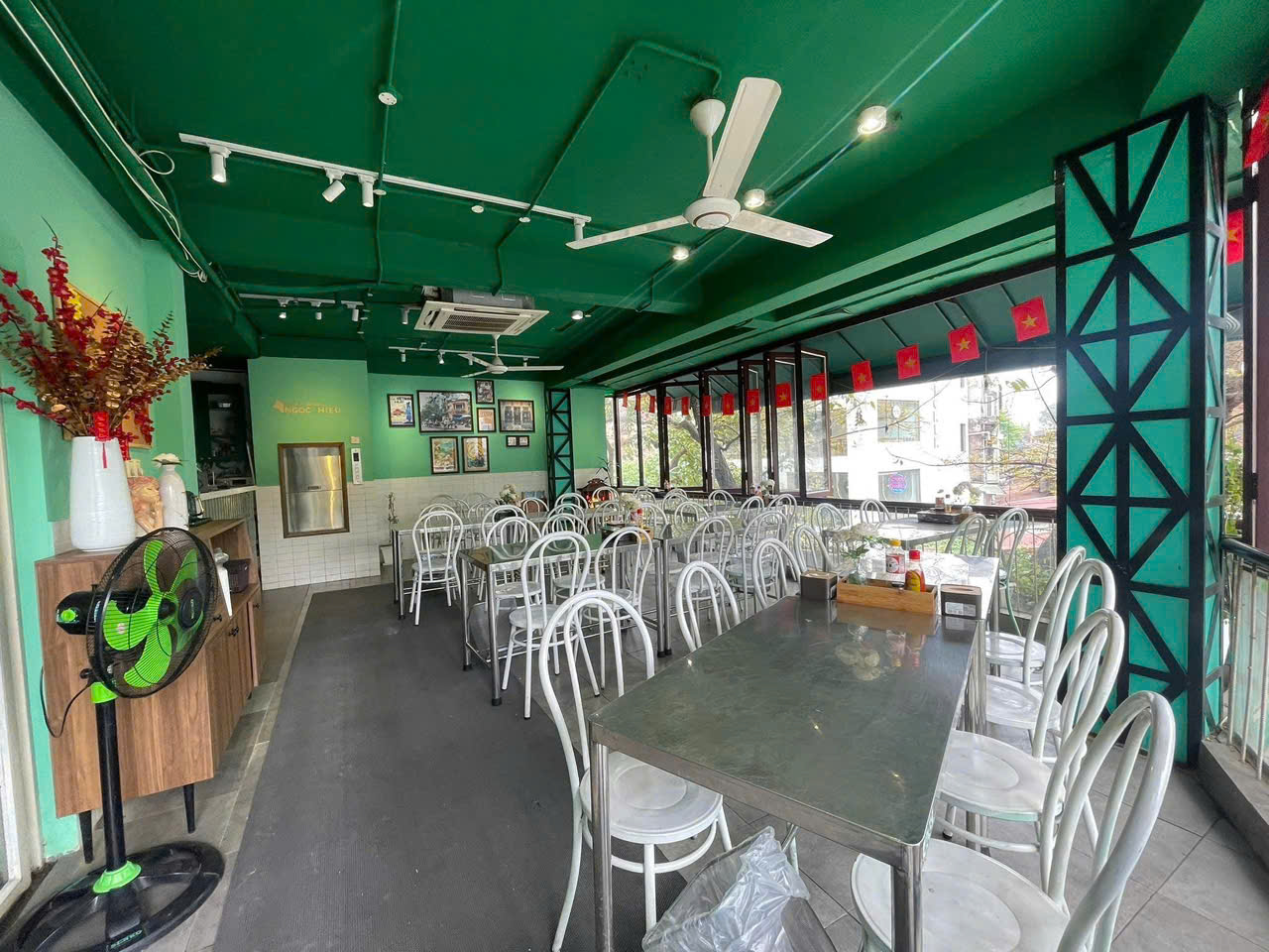 vị trí đắc địa,lô góc 3 mặt hoáng,mặt tiền hoa hậu,phố cổ hà nội,vỉa hè rộng thoáng,kinh doanh sầm uất, 95tr/tháng