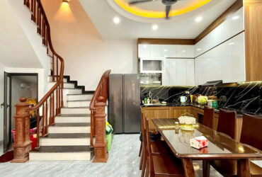 Chính chủ cần bán gấp nhà Hoàng Văn Thái 50m giá 13 tỷ khu phân lô quân đội , ô tô tránh