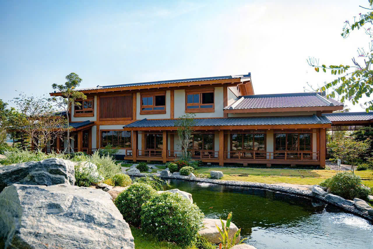 Bán căn Biệt Thự Đảo Vip 69 căn, DT 633m2 giá bán 42.7  tỷ View sông, bể bơi riêng Water Point Long An Sổ ĐỎ
