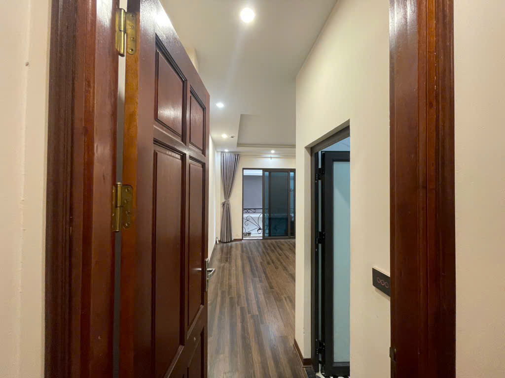 Bán nhà Phố Trạm – 48m2 – ngõ thông – ô tô – chỉ 6.1 tỷ