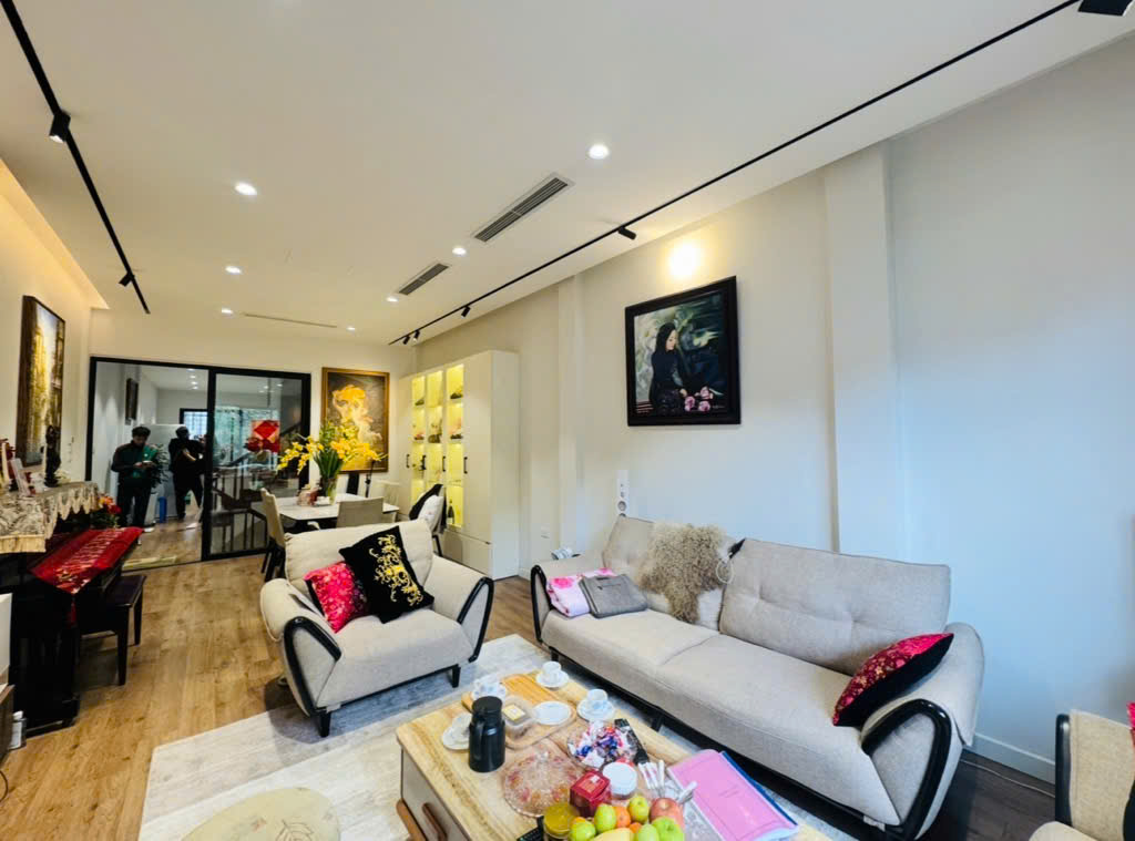 HIẾM VIP HAI BÀ TRƯNG, PHÂN LÔ THÔNG CÁC NGẢ, 2 Ô TÔ NGỦ TRONG NHÀ, Ô CHỜ THANG MÁY 0965549363