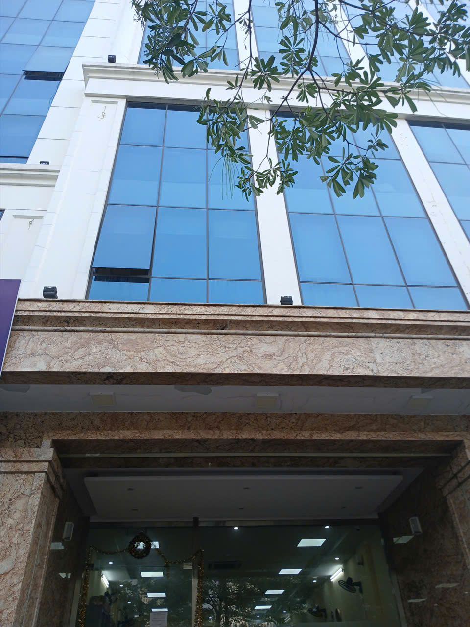 45 m2, Trần Quang Diệu,mặt tiền đẹp,nhỉnh 14 tỷ,ô tô tải vào nhà,trước nhà khuôn viên xanh sạch