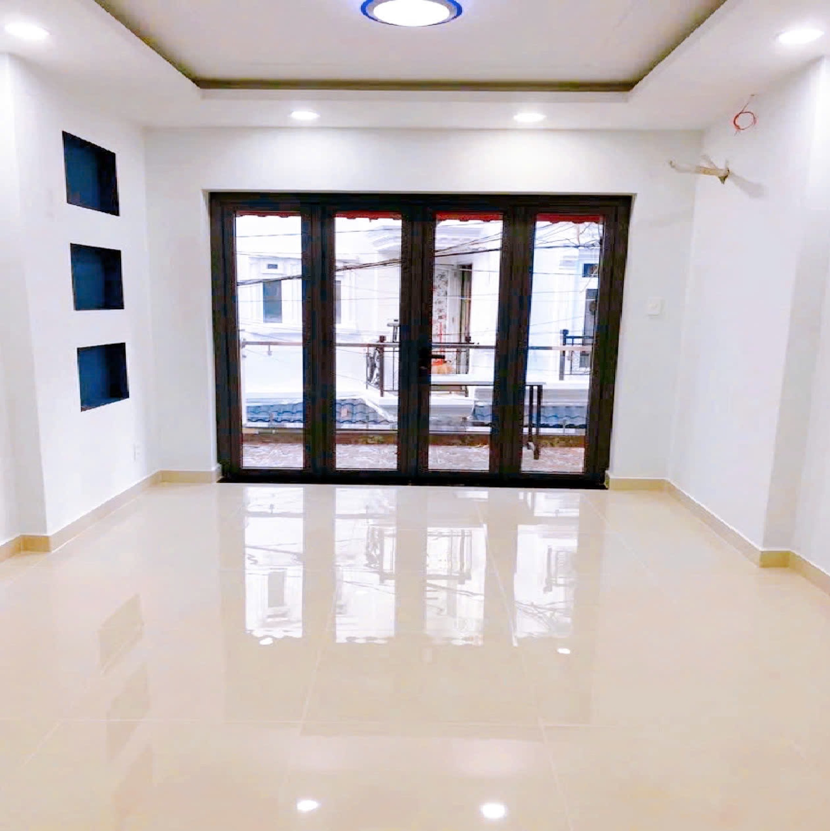 Bán nhà 4 Tầng hẻm Cách Mạng Tháng Tám, QUẬN 10, DT 3.3 x 12.7 m, Giá 8 tỷ