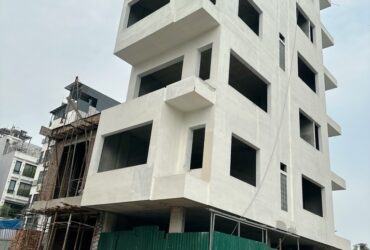 BÁN NHÀ NGỌC THỤY 20 tỷ 60m LÔ GÓC  3 THOÁNG Ô TÔ ĐỖ CỬA,LONG BIÊN