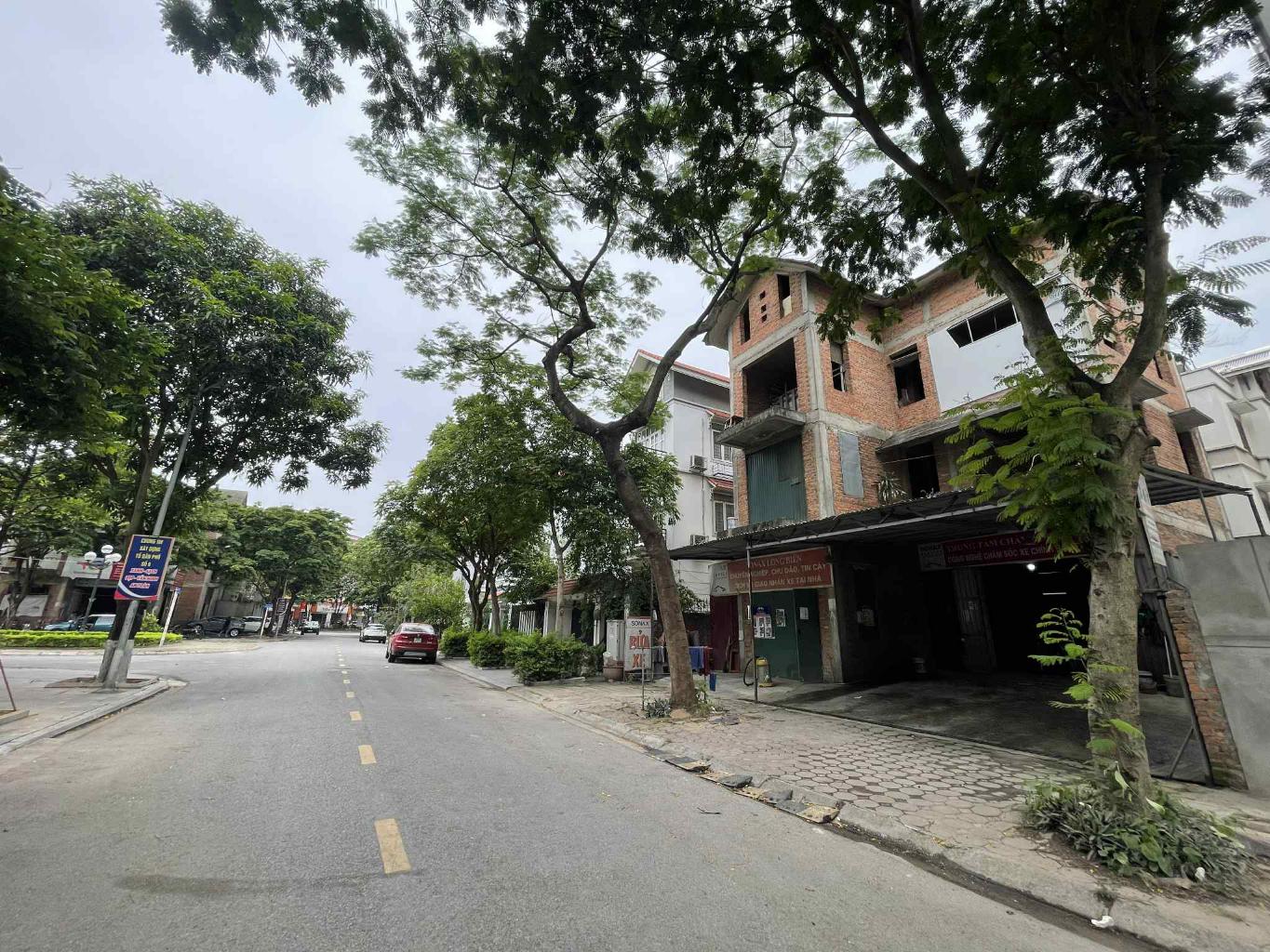 BÙI THIỆN NGỘ 51 tỷ 235m VỈA HÈ RỘNG,KINH DOANH ĐỈNH,LONG BIÊN HÀ NỘI