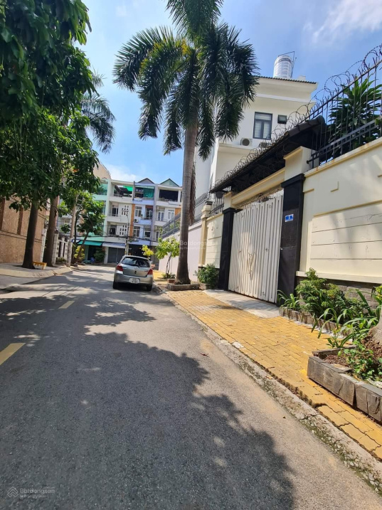 Bán nhà Tạ Quang Bửu, P.5, Q. 8, 5 tầng , DTSD: 214m2, nhỉnh 8 tỷ.Dòng tiền ổn định. Lh: 0939345129