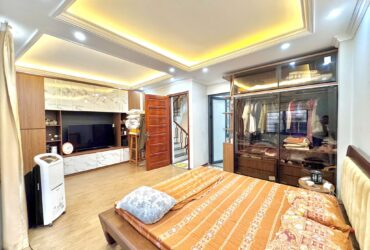 SĐCC – NHÀ GIẢI PHÓNG HOÀNG MAI – NHÀ CHỦ TỰ XÂY CHẮC CHẮN – GẦN Ô TÔ – GẦN ĐẠI HỌC BÁCH-KINH-XÂY – FULL NỘI THẤT – 3 MẶT THOÁNG