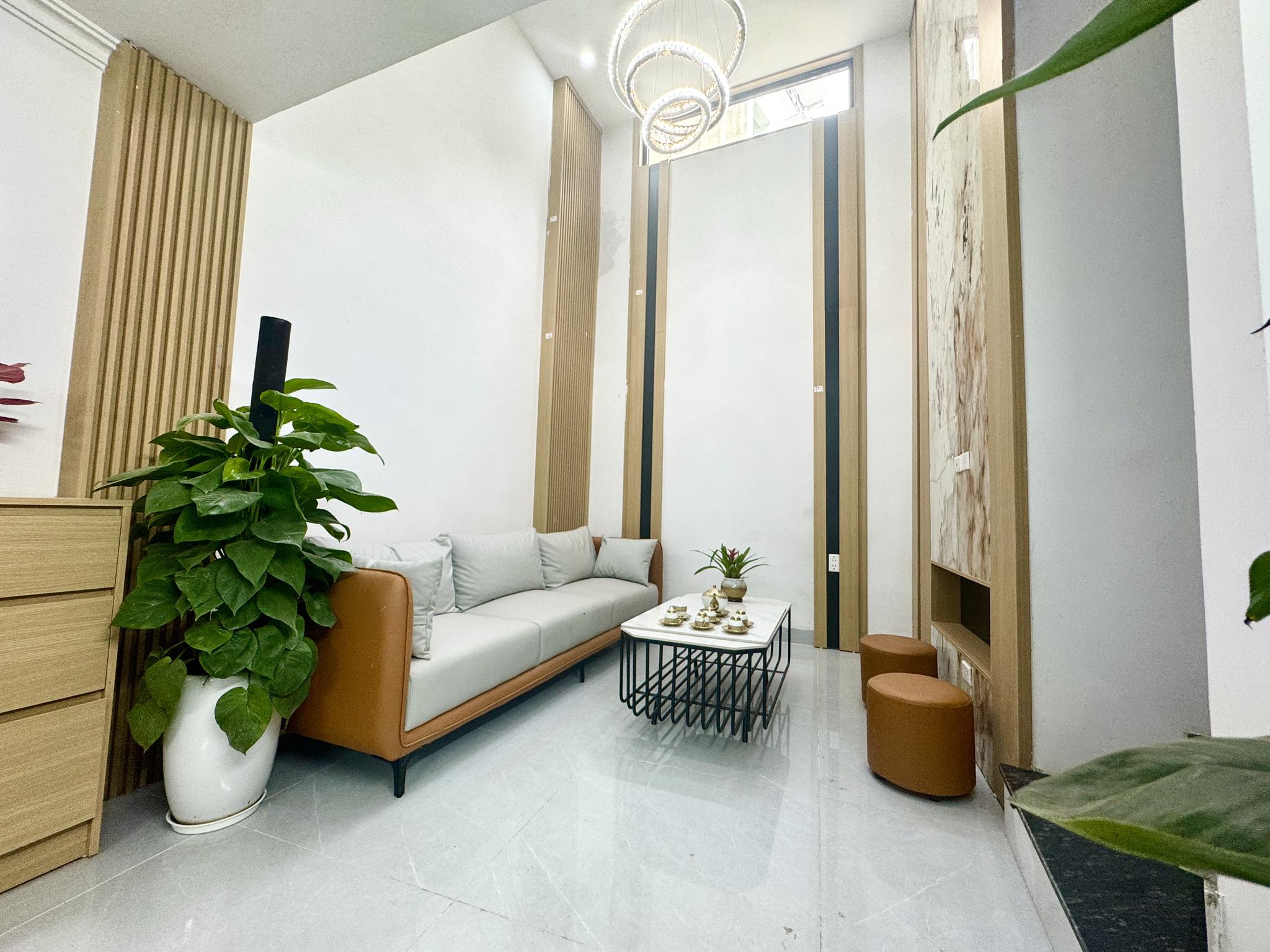 Nhà Mới Đẹp Hai Bà Trưng 33m², Full Nội Thất, Mặt Tiền 5m, Giá Tốt