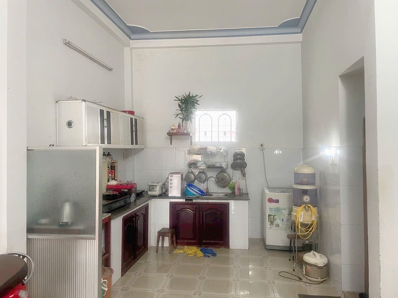 BÁN NHÀ 2 TẦNG ĐƯƠNG 2 Ô TÔ GẦN NHÀ THỜ BA LÀNG GẦN BIỂN VĨNH HOÀ