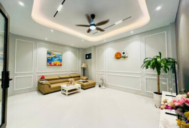 Nhà trên 12 tỷ có ngay em hoa hậu Minh Khai mặt tiền 6m _DT 50m2/5 tầng_Thang máy nhập.