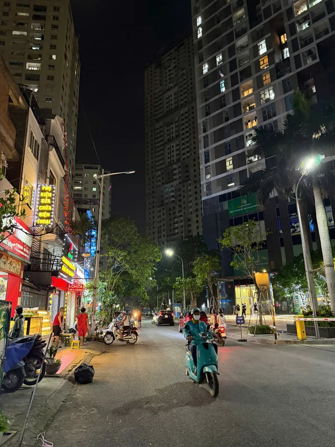 Khu đô thị văn khê, nhà mới hiện đang cho thuê, kinh doanh tốt, giao thông thuận lợi, an ninh tốt,