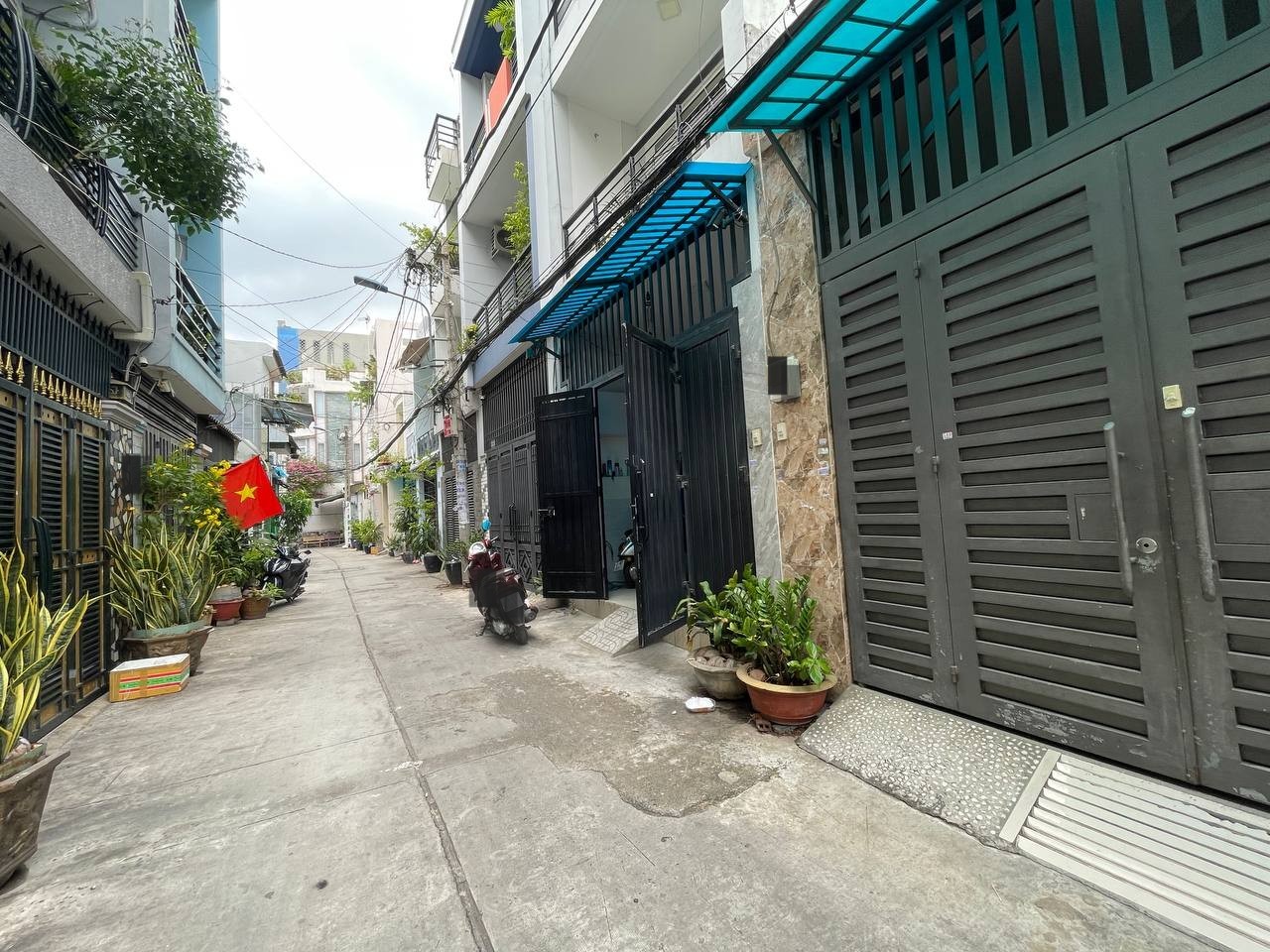 Bán nhà riêng 75m2, Hẻm xe tải 5m Đường Đô Đốc Long, Tân Phú