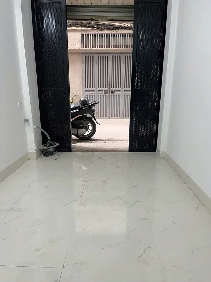 Bán Nhà  Trương Định 34m2.  4 tầng. mặt tiền 2.2. giá 6.25 tỷ Hoàng Mai Hà Nội