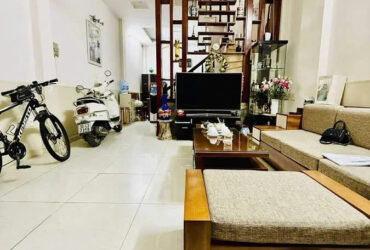 Bán Nhà Hoàng Hoa Thám 45m2. 4 tầng. mặt tiền 5m. giá 9.3 tỷ Ba Đình Hà Nội