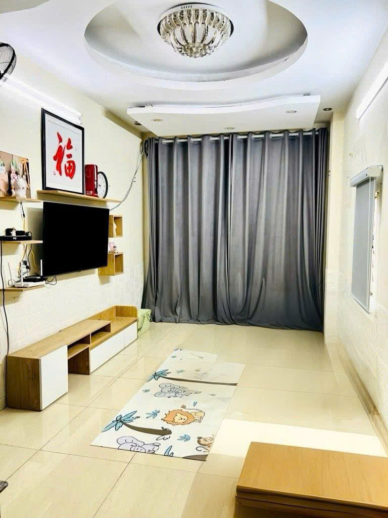 BÁN NHÀ LẠC LONG QUÂN 5 TẦNG – 43M² – DÂN XÂY – GẦN ÔTÔ – LÔ GÓC – GIÁ CHỈ 8.5 TỶ