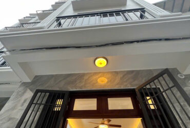 Bán nhà Xuân La, 40m x 6 tầng thang máy – ngõ thông, gần ô tô – mới keng – sầm uất, giá 10.2 tỷ