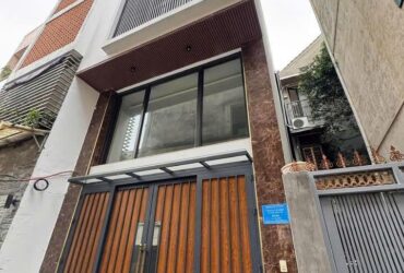 BÁN NHÀ MẶT PHỐ CẦU GIẤY MẶT TIỀN VỈA HÈ ĐÁ BÓNG, Ô TÔ DỪNG TRÁNH ĐỖ, KINH DOANH 68M CHÀO 26 TỶ
