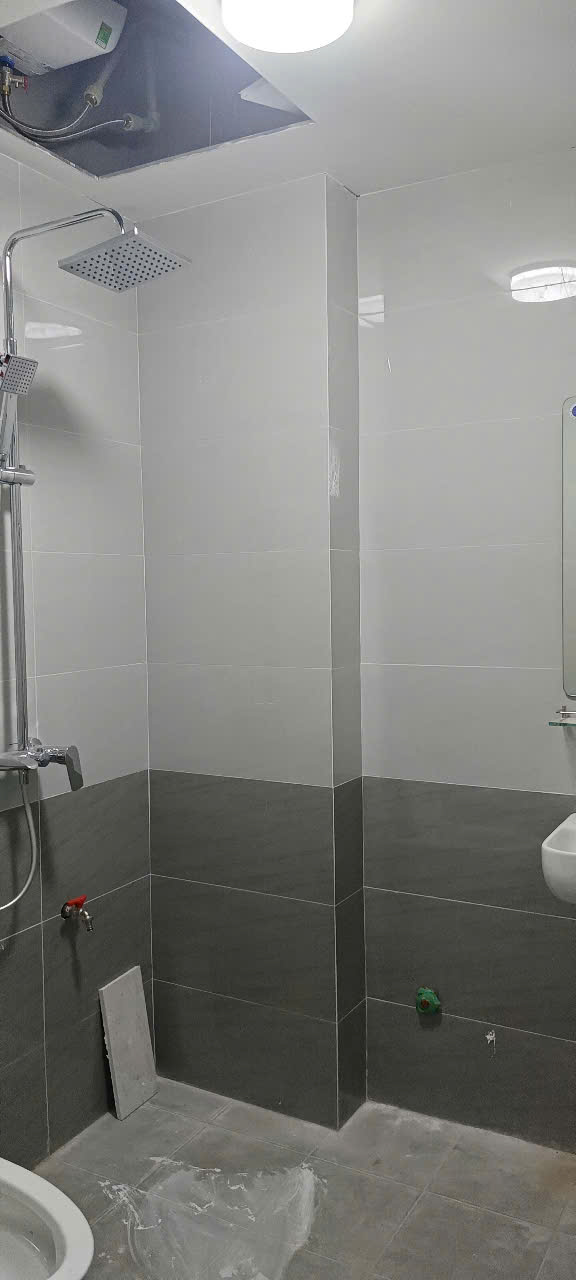 CHÍNH CHỦ E CÓ PHÒNG KHÉP KÍN CHO THUÊ TẠI PHỐ TRIỀU KHÚC, DIỆN TÍCH 30M2, FULL ĐỒ, CÓ CẦU THANG MÁY, GIÁ THUÊ 5 TRIỆU