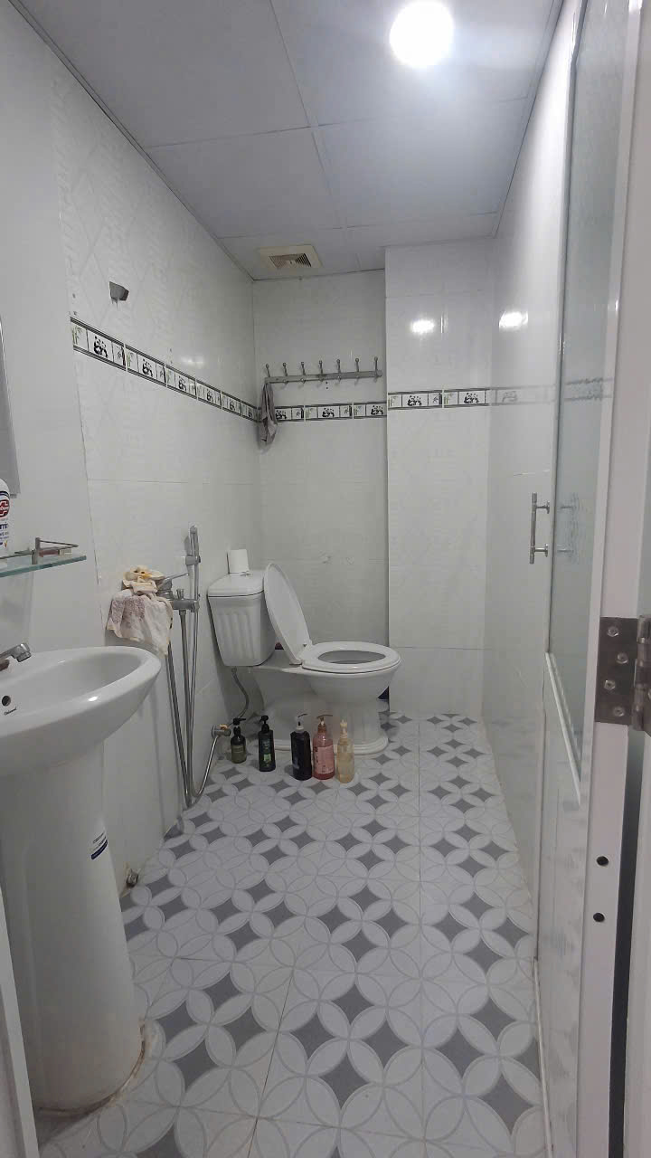 CẦN BÁN KHÁCH SẠN MẶT TIỀN BẮC SƠN – 7 TẦNG, 18 PHÒNG – GẦN BIỂN NHA TRANG