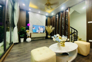 Căn góc – Trần Quốc Hoàn – 5 tầng – 36m² – 10.3 tỷ