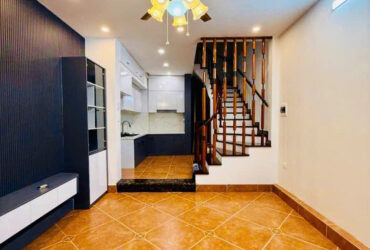 Nhà gần Nguyễn Văn Huyên – 36m² x 6T – view thoáng – 9.2 tỷ