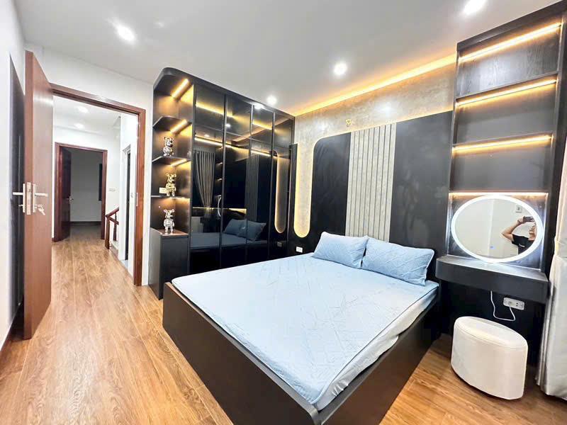 Cổ Linh – Phố VIP – View Aeon Mall – 46m 7.9 tỷ