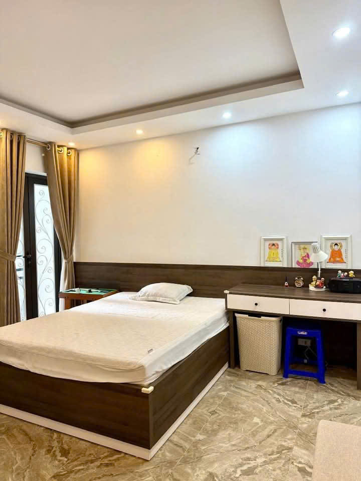Bán nhà ngõ 143  Nguyễn Chính, Tân Mai, Hoàng Mai, HN. 60m2, 2 tầng, 2 ngủ. Sổ đỏ chính chủ, giá 3 tỷ. LH: 0987993153