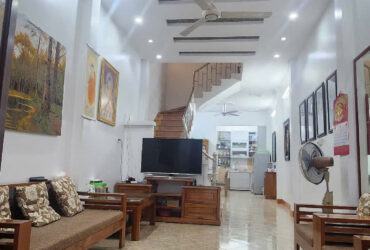 Nhà đẹp phố Phúc Tân-Hoàn Kiếm-Hà Nội, 4 tầng, ô tô đỗ cửa, sân cổng, vài  bước tới hồ Hoàn Kiếm