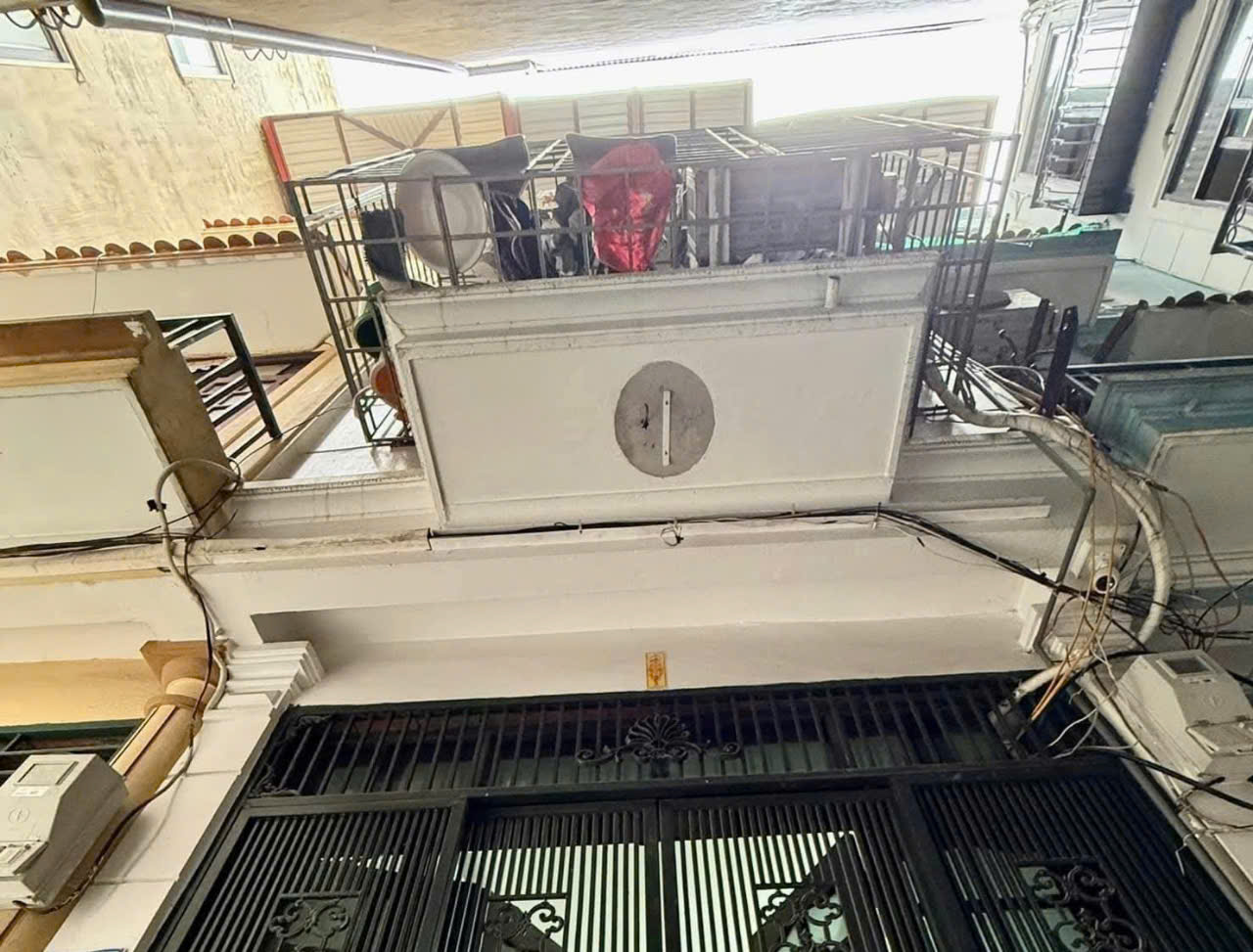 BÁN NHÀ Q. CẦU GIẤY, HÀ NỘI-38M-6 NGỦ-MẶT TIỀN 3.2M- GIÁ CHỈ 9 TỶ