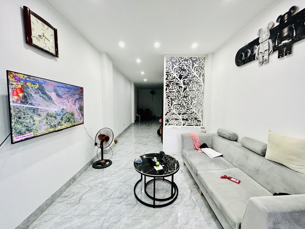 🏠 BÁN NHÀ 3 TẦNG – CHỢ HOA TÂY HỒ – NGÕ Ô TÔ TRÁNH
