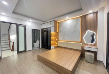 Bán nhà Bùi Xương Trạch- Ngõ 3 gác thông- Nhà đẹp ở ngay- Lô góc- 40m2