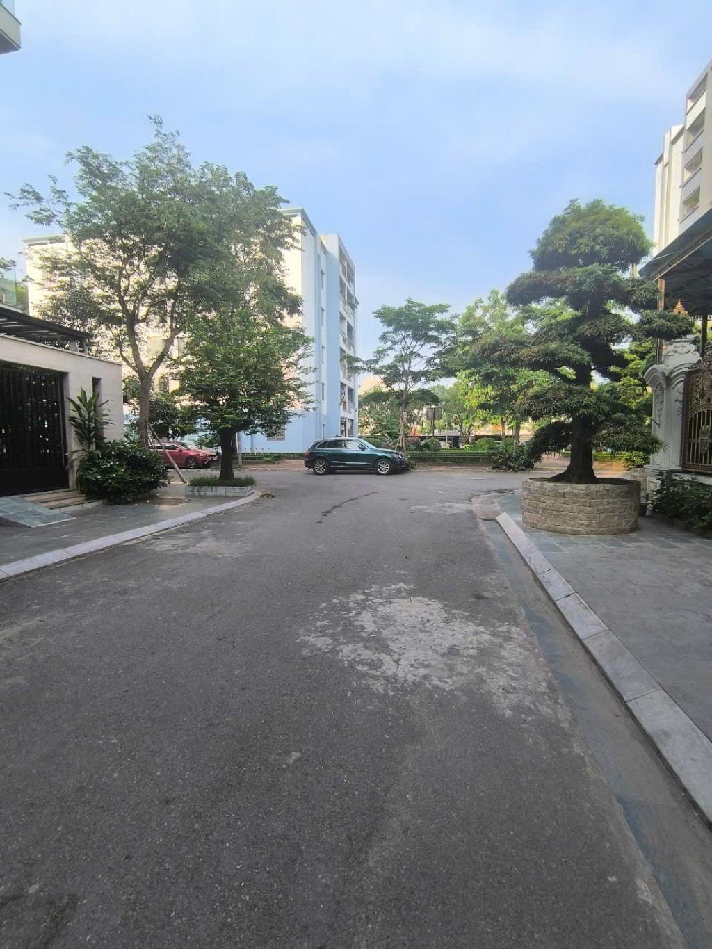 NHÀ PHỐ VIỆT HƯNG 56 tỷ 190m VỈA HÈ RỘNG,KINH DOANH ĐỈNH,LONG BIÊN HÀ NỘI