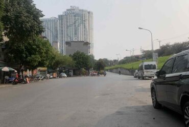 bán biệt thự sân vườn Ngọc Thụy, 190m x 4 tầng, mặt tiền 7.6m, ôtô tránh, nở hậu