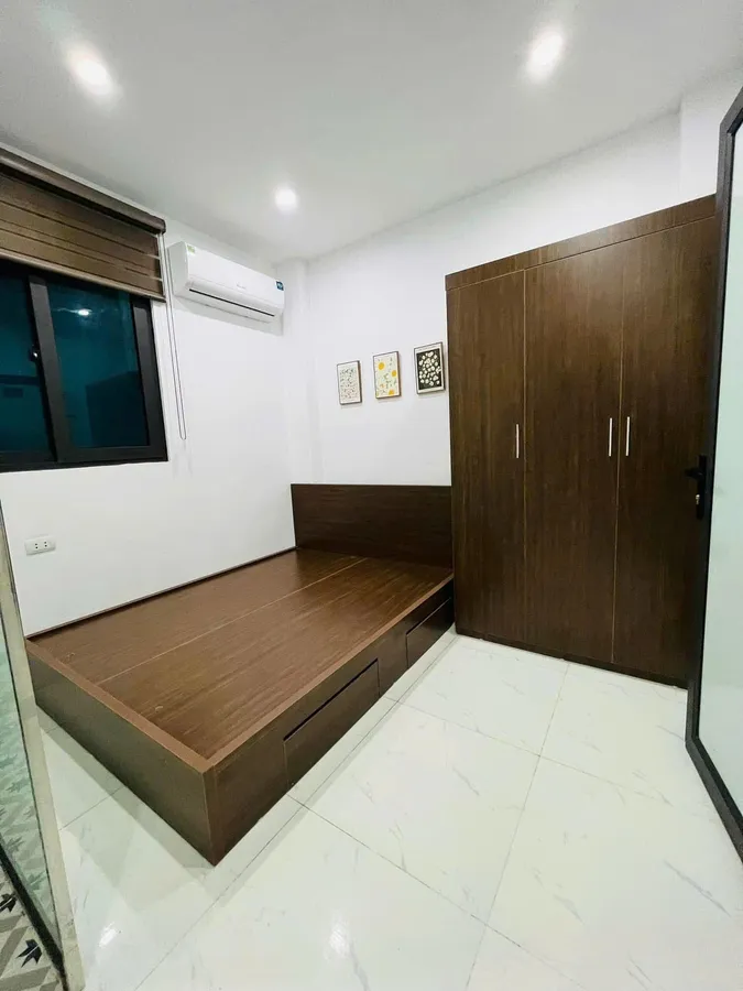 ngõ 255/61 CC cầnBán nhà 23m², 3PN, 3WC, 5 tầng, Lĩnh Nam, Hoàng Mai, 3.3 tỷ, sổ đỏ