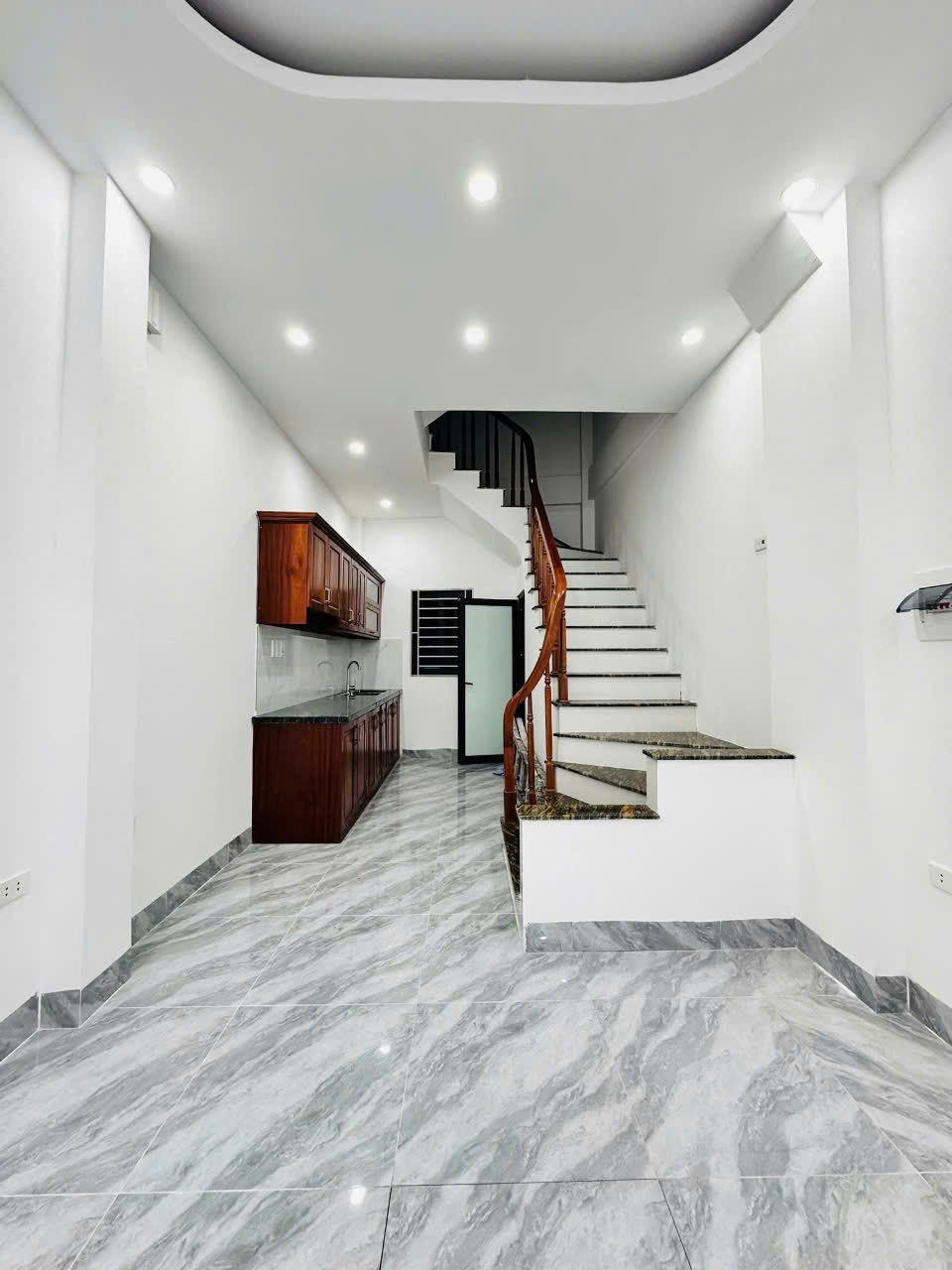 BÁN NHÀ MỄ TRÌ, NAM TỪ LIÊM, HÀ NỘI-30M-5 TẦNG-3 NGỦ- GIÁ CHỈ 5,35 TỶ