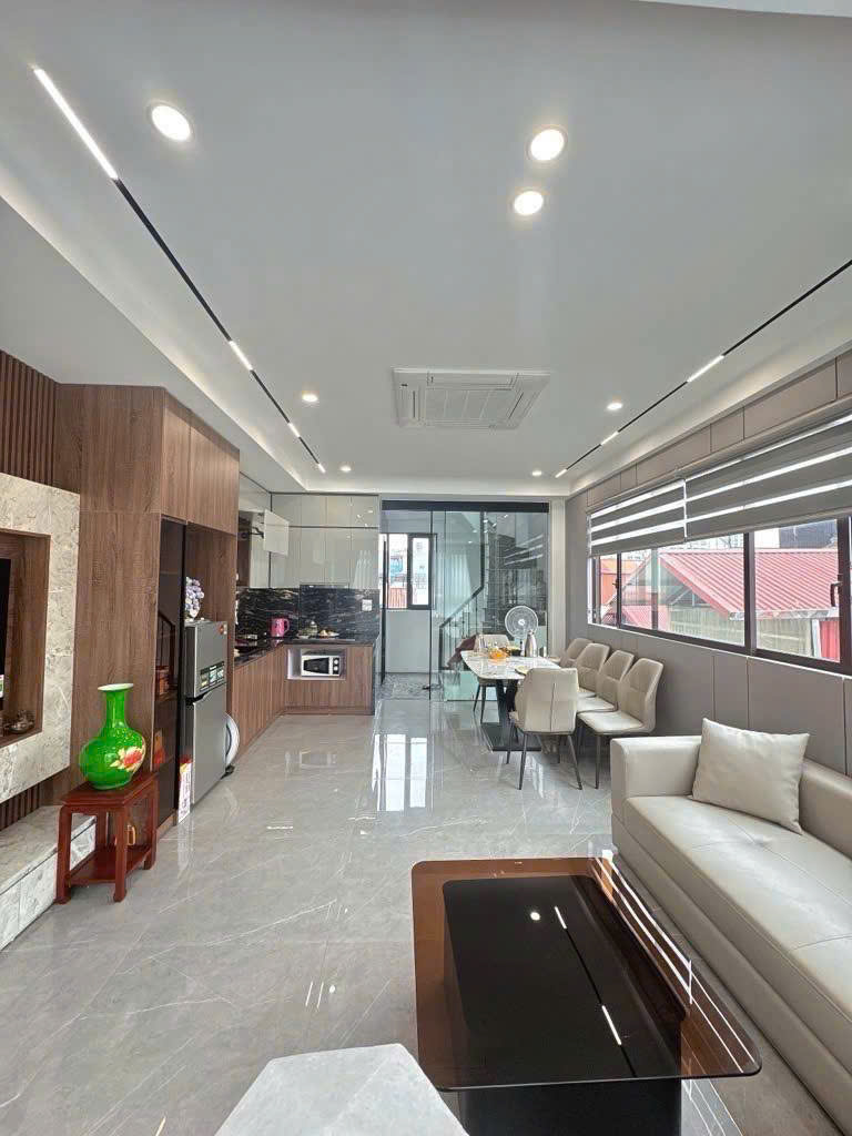 BÁN NHÀ ĐẸP NGUYỄN SƠN – LÔ GÓC 2 MẶT THOÁNG – GARA Ô TÔ – THANG MÁY
