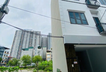 NHÀ MỚI COONG – 5 TẦNG – CÓ THANG MÁY – TRUNG TÂM GIA LÂM – HÀ NỘI