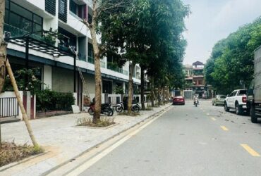 ĐỨC GIANG,LONG BIÊN 18tỷ 80m LIỀN KỀ VỈA HÈ Ô TÔ KINH DOANH CHO THUÊ ĐỈNH
