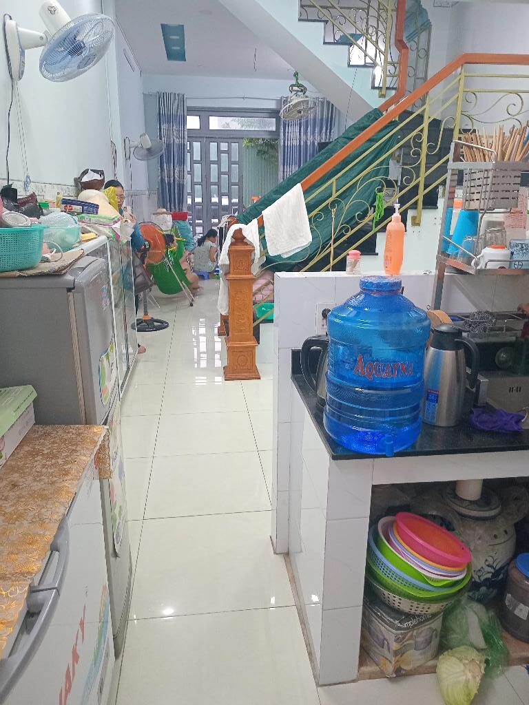 Giảm sốc 1.2 tỷ – nhà đẹp gần Aeon Tân Phú – 97m2 ngang hơn 8m – xe tải vào – chỉ hơn 8 tỷ.