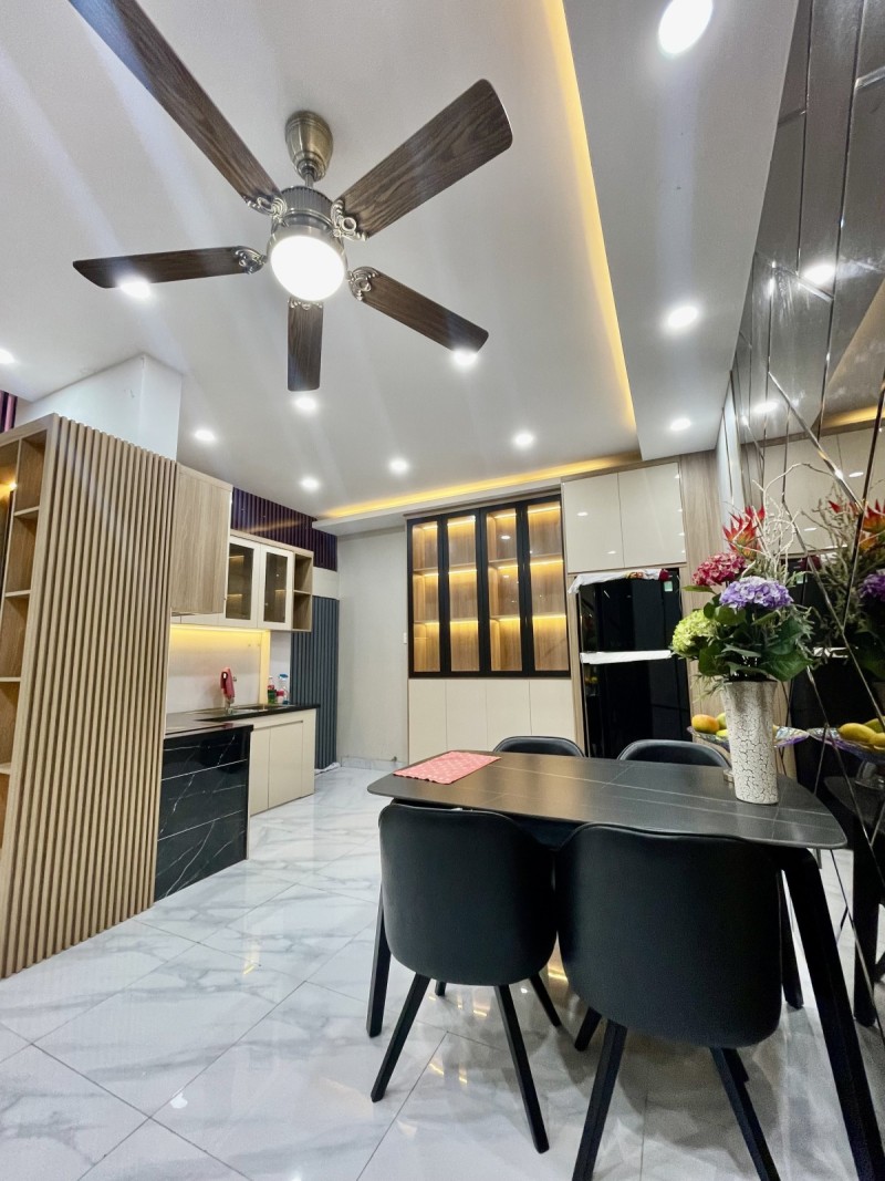 KHU VIP PHAN XÍCH LONG PHƯỜNG 2 – HẺM XE HƠI 7 CHỖ QUAY ĐẦU – LÔ GÓC MỚI ĐẸP Ở NGAY