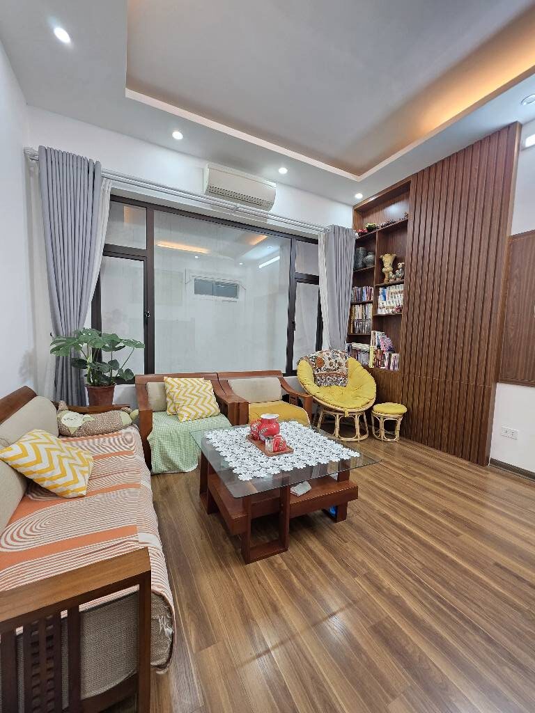 Bán nhà Bùi Xương Trạch- Ngõ 3 gác thông- Nhà đẹp ở ngay- Lô góc- 40m2