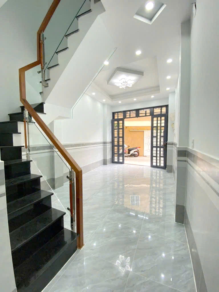 Nhà 2 tầng HXH 154 Âu Dương Lân P3 Q8