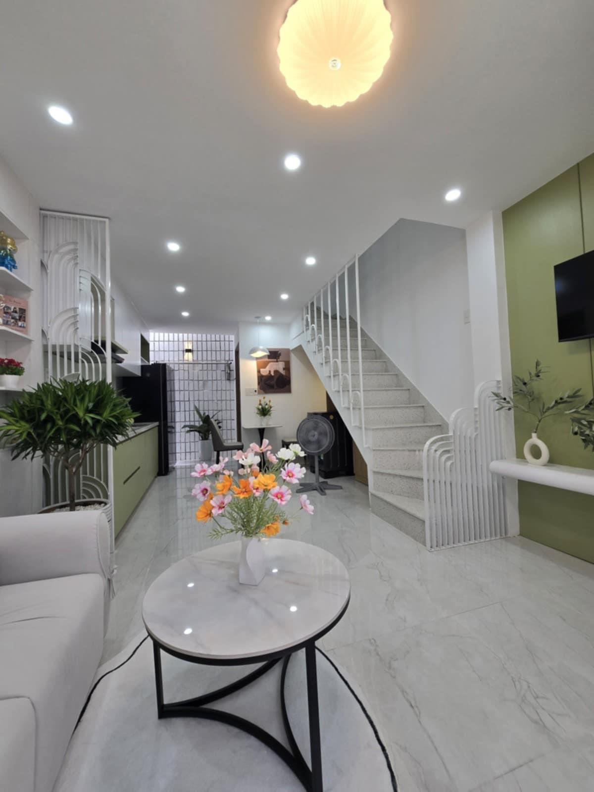 🌹 Hải Châu, cách đường chỉ 1 cái nhà, kiệt đẹp, nhà xinh chỉ 2 tỷ 950