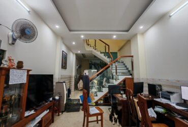 CẦN BÁN GẤP – NHÀ 3 TẦNG MÓNG BĂNG CHẮC CHẮN, CHỦ KTS XÂY TÂM HUYẾT!