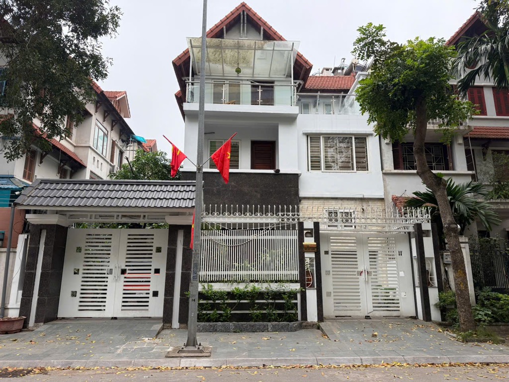 NHÀ PHỐ VIỆT HƯNG 66 tỷ 200m VỈA HÈ RỘNG,KINH DOANH ĐỈNH,LONG BIÊN HÀ NỘI